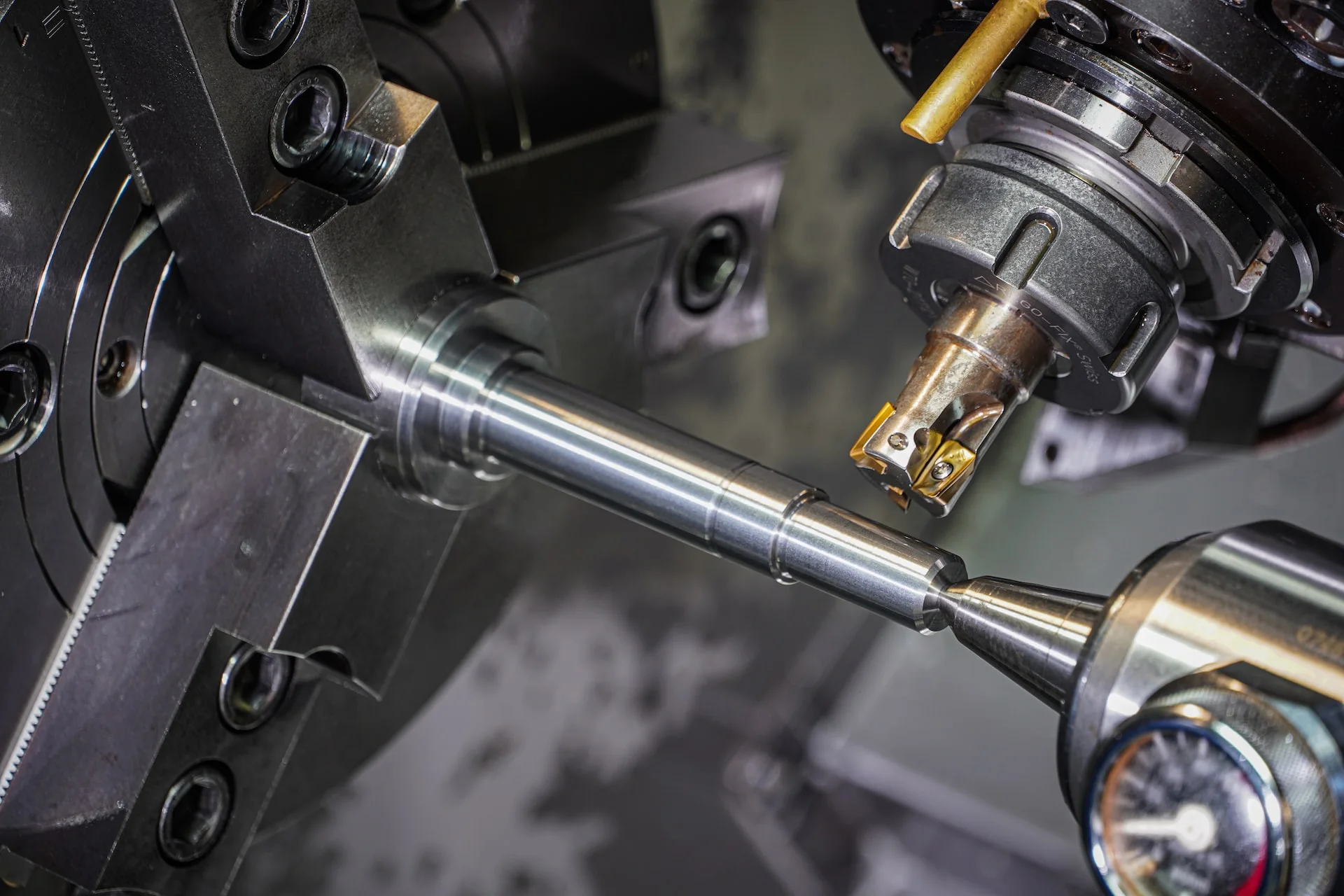CNC-Fräse bei der Metallbearbeitung